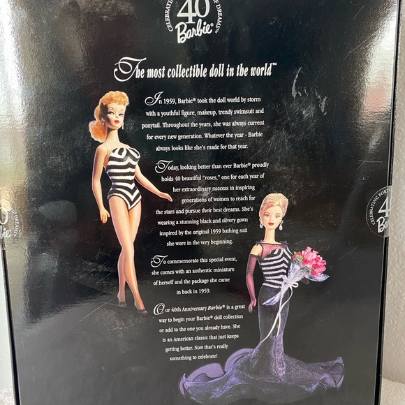 Barbie 40th Anniversary Doll Collector Edition - Picture 4 of 10